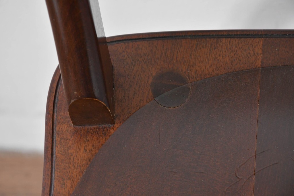 中古　松本民芸家具　背貫の意匠が個性的なB型ワイコムチェア　定価約12万円　(R-085979)