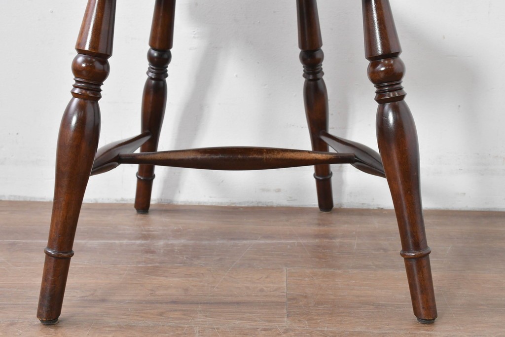 中古　松本民芸家具　背貫の意匠が個性的なB型ワイコムチェア　定価約12万円　(R-085979)