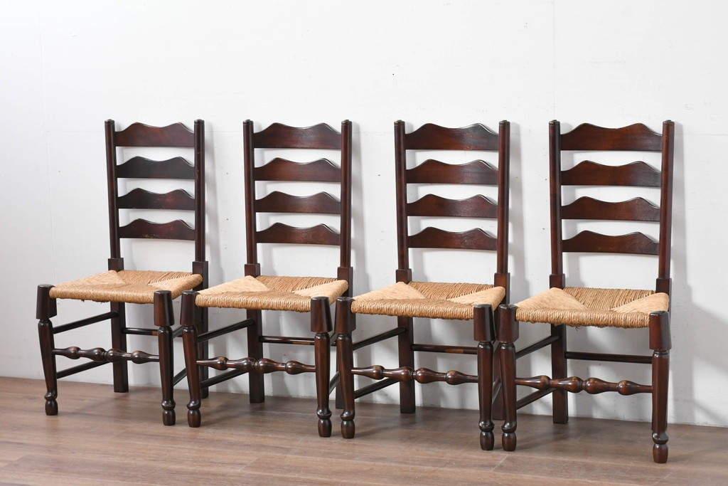 中古　松本民芸家具　ラッシ座面　波打つ背板が特徴の#22型ラダーバックチェア4脚セット　定価(4脚合計)約64万円　(R-085986)