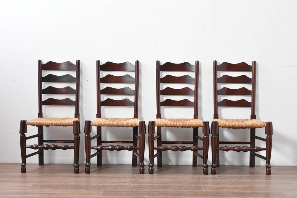 中古　松本民芸家具　ラッシ座面　波打つ背板が特徴の#22型ラダーバックチェア4脚セット　定価(4脚合計)約64万円　(R-085986)