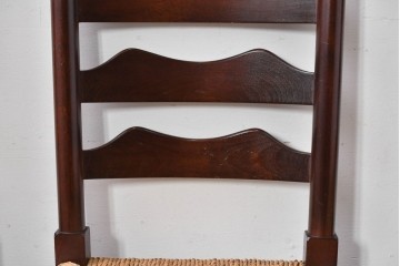 中古　松本民芸家具　ラッシ座面　波打つ背板が特徴の#22型ラダーバックチェア4脚セット　定価(4脚合計)約64万円　(R-085986)