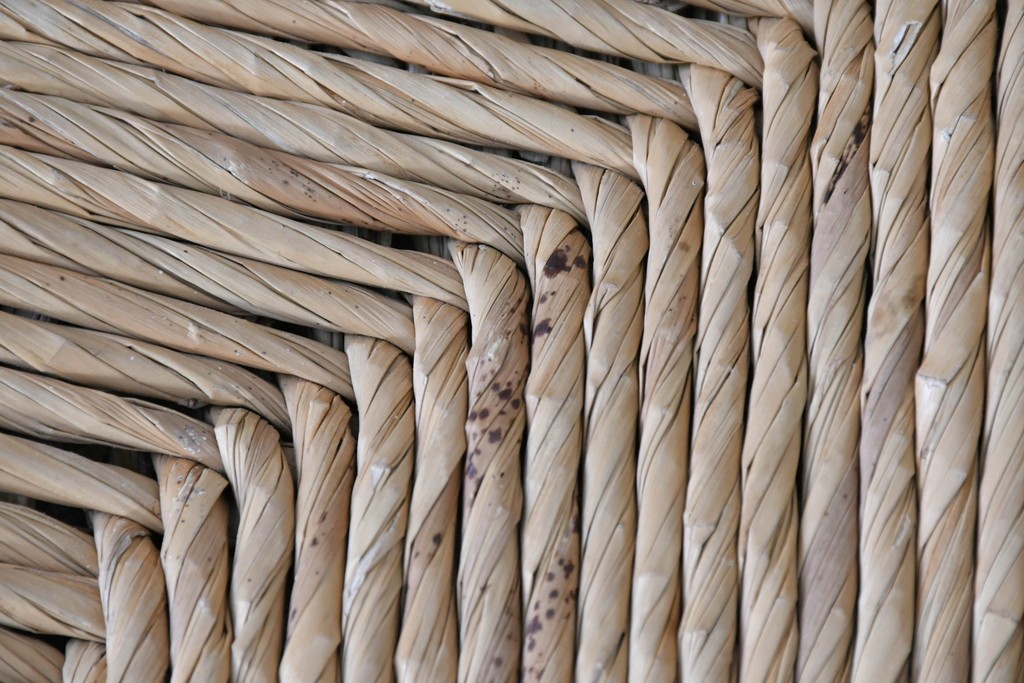 中古　松本民芸家具　ラッシ座面　波打つ背板が特徴の#22型ラダーバックチェア4脚セット　定価(4脚合計)約64万円　(R-085986)