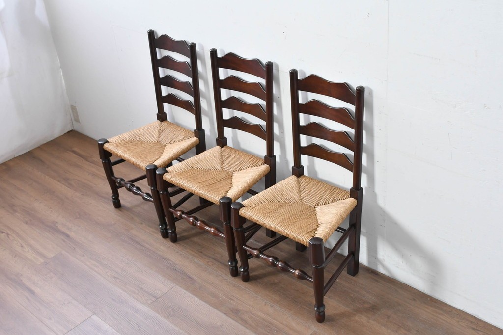 中古　松本民芸家具　ラッシ座面　波打つ背板が特徴の#22型ラダーバックチェア3脚セット　定価(3脚合計)約48万円　(R-085987)