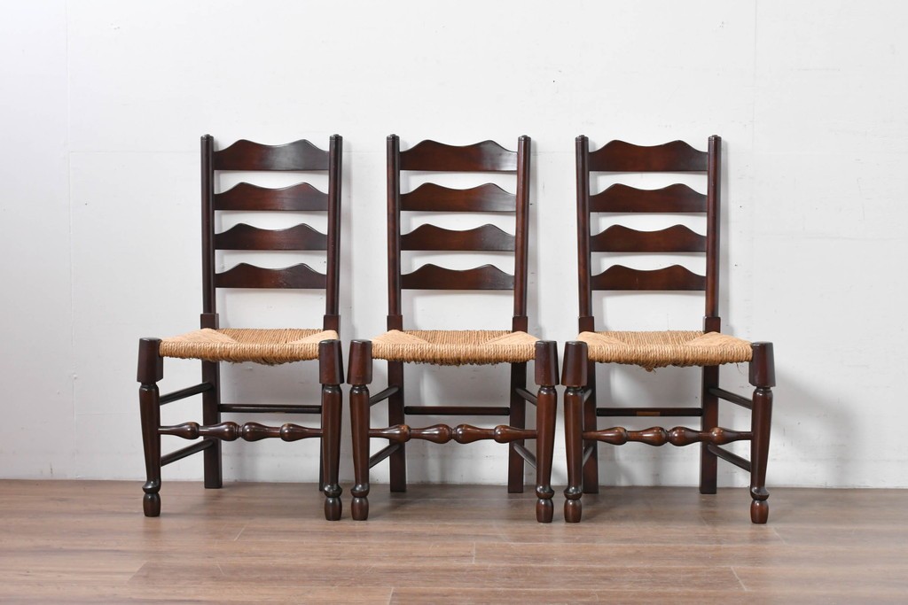 中古　松本民芸家具　ラッシ座面　波打つ背板が特徴の#22型ラダーバックチェア3脚セット　定価(3脚合計)約48万円　(R-085987)