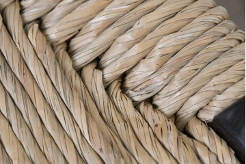 中古　松本民芸家具　ラッシ座面　波打つ背板が特徴の#22型ラダーバックチェア3脚セット　定価(3脚合計)約48万円　(R-085987)