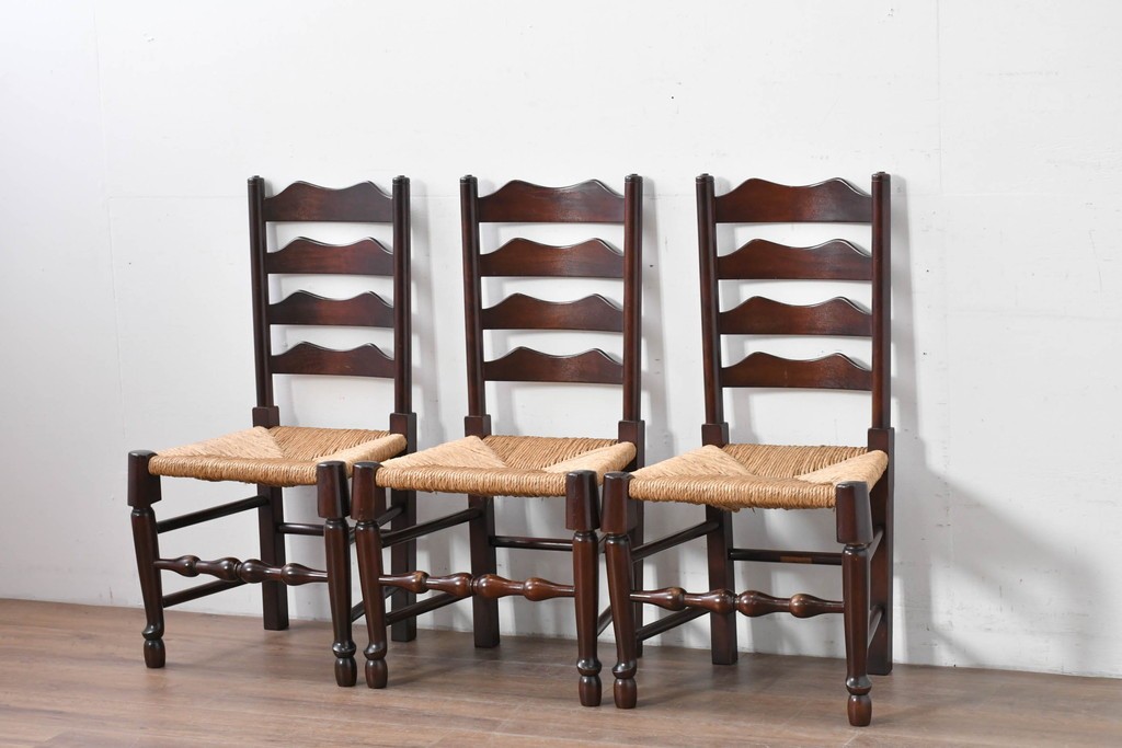 中古　松本民芸家具　ラッシ座面　波打つ背板が特徴の#22型ラダーバックチェア3脚セット　定価(3脚合計)約48万円　(R-085987)