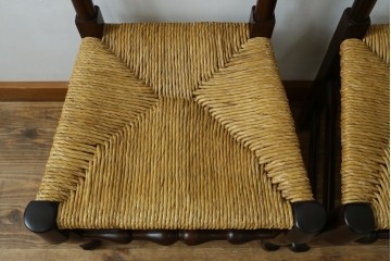 中古　松本民芸家具　ラッシ座面　波打つ背板が特徴の#22型ラダーバックチェア2脚セット　定価(2脚合計)約32万円　(R-085988)