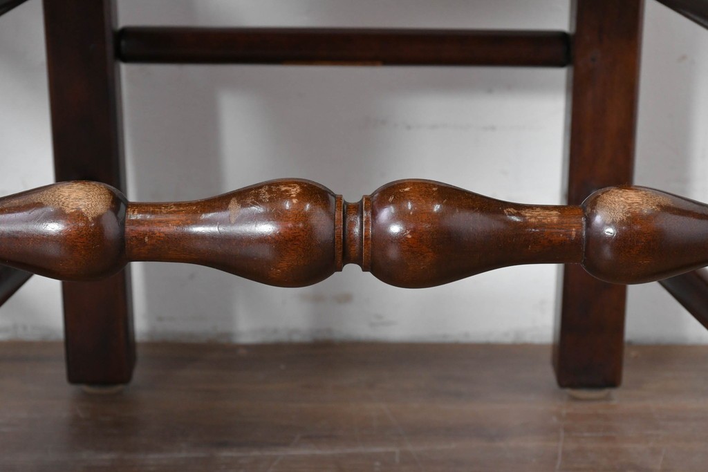 中古　松本民芸家具　ラッシ座面　波打つ背板が特徴の#22型ラダーバックチェア2脚セット　定価(2脚合計)約32万円　(R-085988)