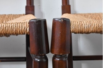 中古　松本民芸家具　ラッシ座面　波打つ背板が特徴の#22型ラダーバックチェア2脚セット　定価(2脚合計)約32万円　(R-085988)