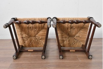 中古　松本民芸家具　ラッシ座面　波打つ背板が特徴の#22型ラダーバックチェア2脚セット　定価(2脚合計)約32万円　(R-085988)