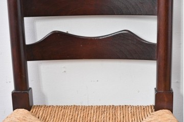 中古　松本民芸家具　ラッシ座面　波打つ背板が特徴の#22型ラダーバックチェア2脚セット　定価(2脚合計)約32万円　(R-085988)