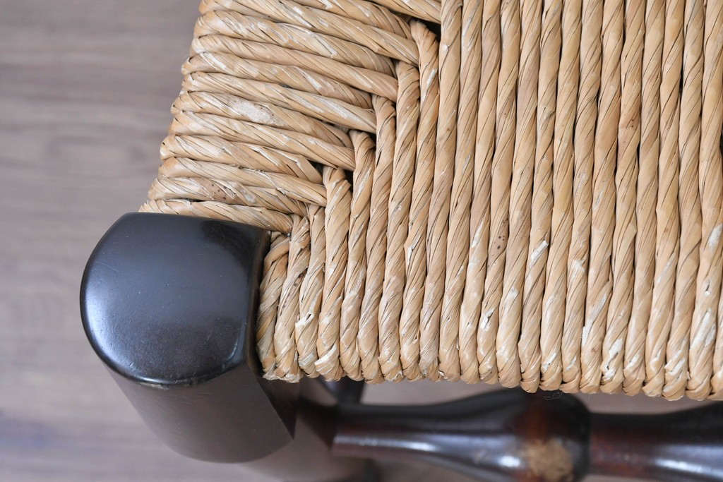 中古　松本民芸家具　ラッシ座面　波打つ背板が特徴の#22型ラダーバックチェア2脚セット　定価(2脚合計)約32万円　(R-085988)