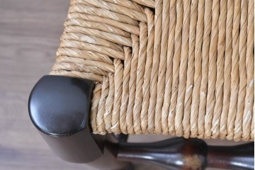 中古　松本民芸家具　ラッシ座面　波打つ背板が特徴の#22型ラダーバックチェア2脚セット　定価(2脚合計)約32万円　(R-085988)