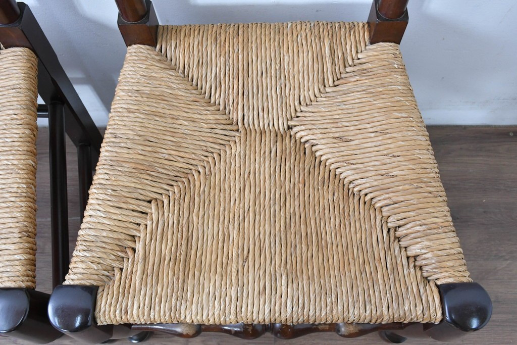 中古　松本民芸家具　ラッシ座面　波打つ背板が特徴の#22型ラダーバックチェア2脚セット　定価(2脚合計)約32万円　(R-085988)