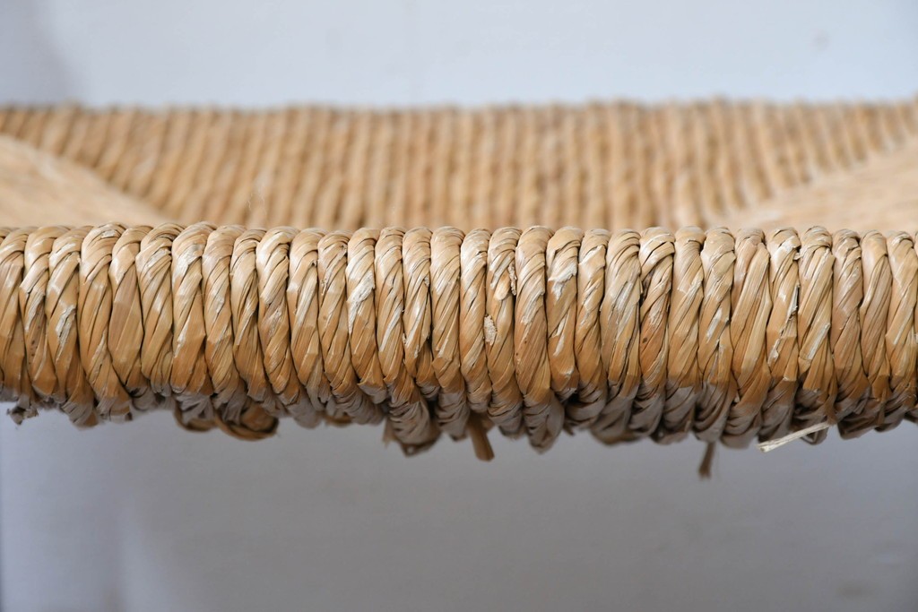 中古　松本民芸家具　ラッシ座面　波打つ背板が特徴の#22型ラダーバックチェア2脚セット　定価(2脚合計)約32万円　(R-085988)