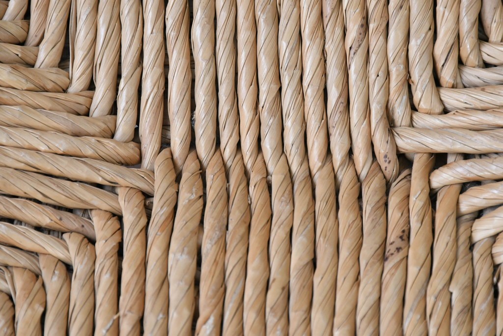 中古　松本民芸家具　ラッシ座面　波打つ背板が特徴の#22型ラダーバックチェア2脚セット　定価(2脚合計)約32万円　(R-085988)