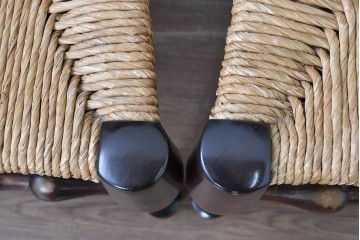 中古　松本民芸家具　ラッシ座面　波打つ背板が特徴の#22型ラダーバックチェア2脚セット　定価(2脚合計)約32万円　(R-085988)