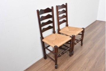 中古　松本民芸家具　ラッシ座面　波打つ背板が特徴の#22型ラダーバックチェア2脚セット　定価(2脚合計)約32万円　(R-085988)