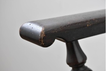 中古　松本民芸家具　細身のスポークが連なる#513型長ウィンザーチェア(III)　定価約39万円　(R-085989)