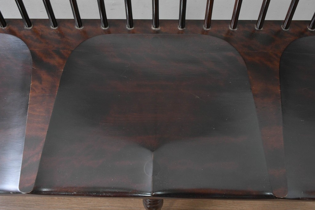 中古　松本民芸家具　細身のスポークが連なる#513型長ウィンザーチェア(III)　定価約39万円　(R-085989)