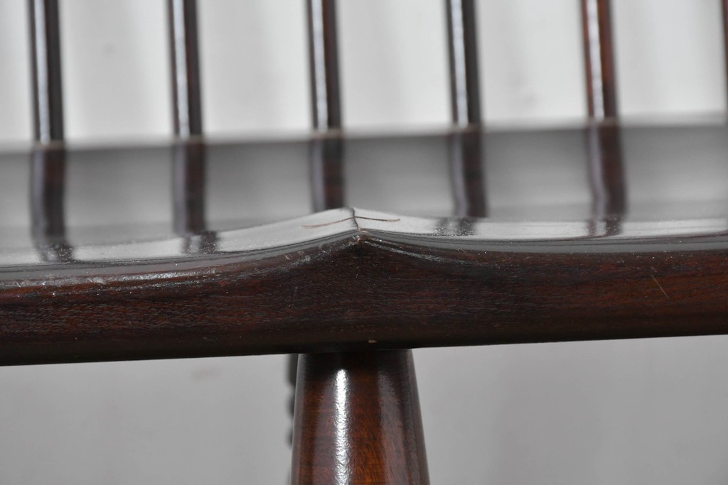 中古　松本民芸家具　細身のスポークが連なる#513型長ウィンザーチェア(III)　定価約39万円　(R-085989)