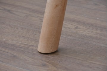 中古　木工房 大地　葉のような座面デザインのリーブベンチ　(R-085990)