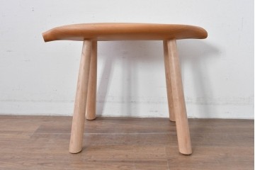 中古　木工房 大地　葉のような座面デザインのリーブベンチ　(R-085990)