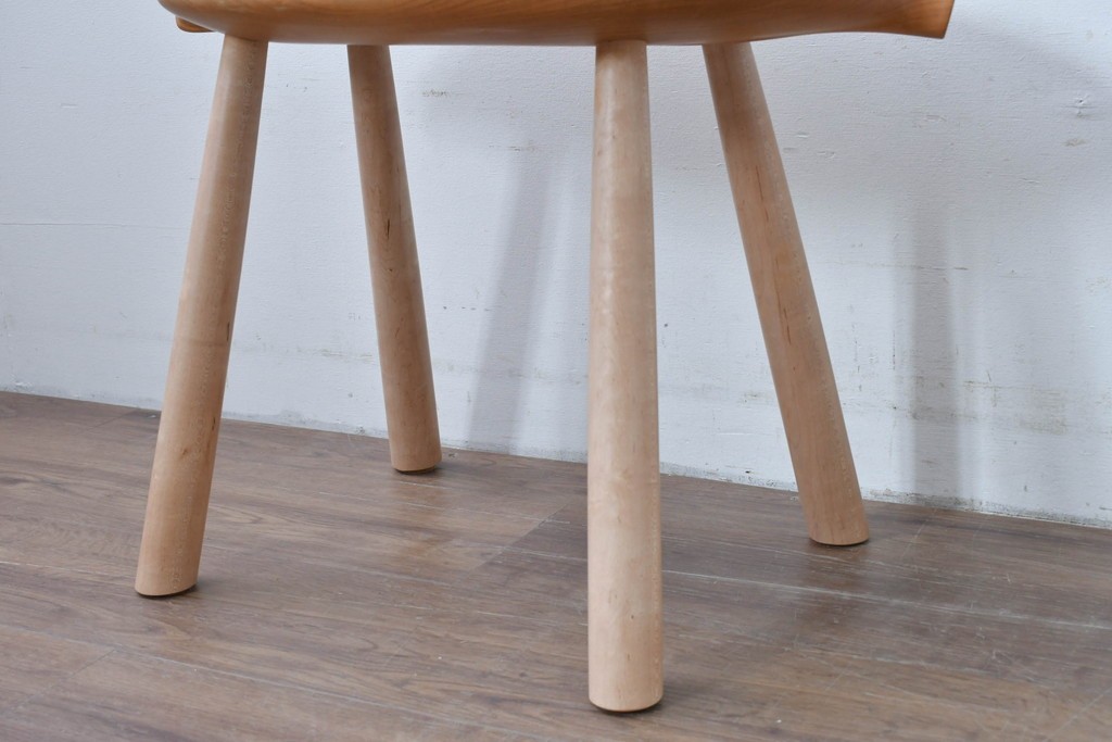 中古　木工房 大地　葉のような座面デザインのリーブベンチ　(R-085990)