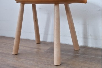 中古　木工房 大地　葉のような座面デザインのリーブベンチ　(R-085990)