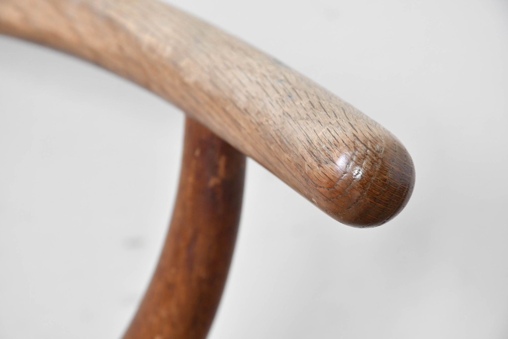 デンマーク　希少なヴィンテージ品　北欧家具　老舗家具メーカー CARL HANSEN&SON(カール・ハンセン&サン)　ハンス J. ウェグナー(HANS J. WEGNER)デザイン　CH24　特徴的なラインを描くYチェア　(R-085991)