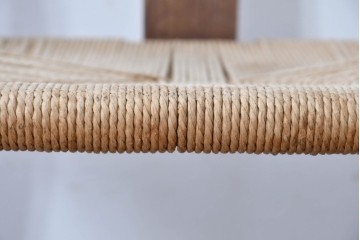 デンマーク　希少なヴィンテージ品　北欧家具　老舗家具メーカー CARL HANSEN&SON(カール・ハンセン&サン)　ハンス J. ウェグナー(HANS J. WEGNER)デザイン　CH24　特徴的なラインを描くYチェア　(R-085991)