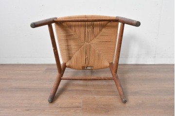 デンマーク　希少なヴィンテージ品　北欧家具　老舗家具メーカー CARL HANSEN&SON(カール・ハンセン&サン)　ハンス J. ウェグナー(HANS J. WEGNER)デザイン　CH24　特徴的なラインを描くYチェア　(R-085991)