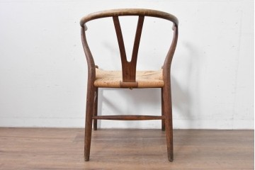 デンマーク　希少なヴィンテージ品　北欧家具　老舗家具メーカー CARL HANSEN&SON(カール・ハンセン&サン)　ハンス J. ウェグナー(HANS J. WEGNER)デザイン　CH24　特徴的なラインを描くYチェア　(R-085991)