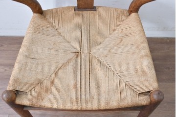 デンマーク　希少なヴィンテージ品　北欧家具　老舗家具メーカー CARL HANSEN&SON(カール・ハンセン&サン)　ハンス J. ウェグナー(HANS J. WEGNER)デザイン　CH24　特徴的なラインを描くYチェア　(R-085991)