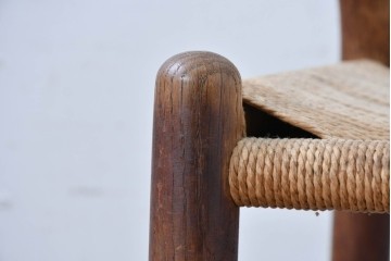 デンマーク　希少なヴィンテージ品　北欧家具　老舗家具メーカー CARL HANSEN&SON(カール・ハンセン&サン)　ハンス J. ウェグナー(HANS J. WEGNER)デザイン　CH24　特徴的なラインを描くYチェア　(R-085991)