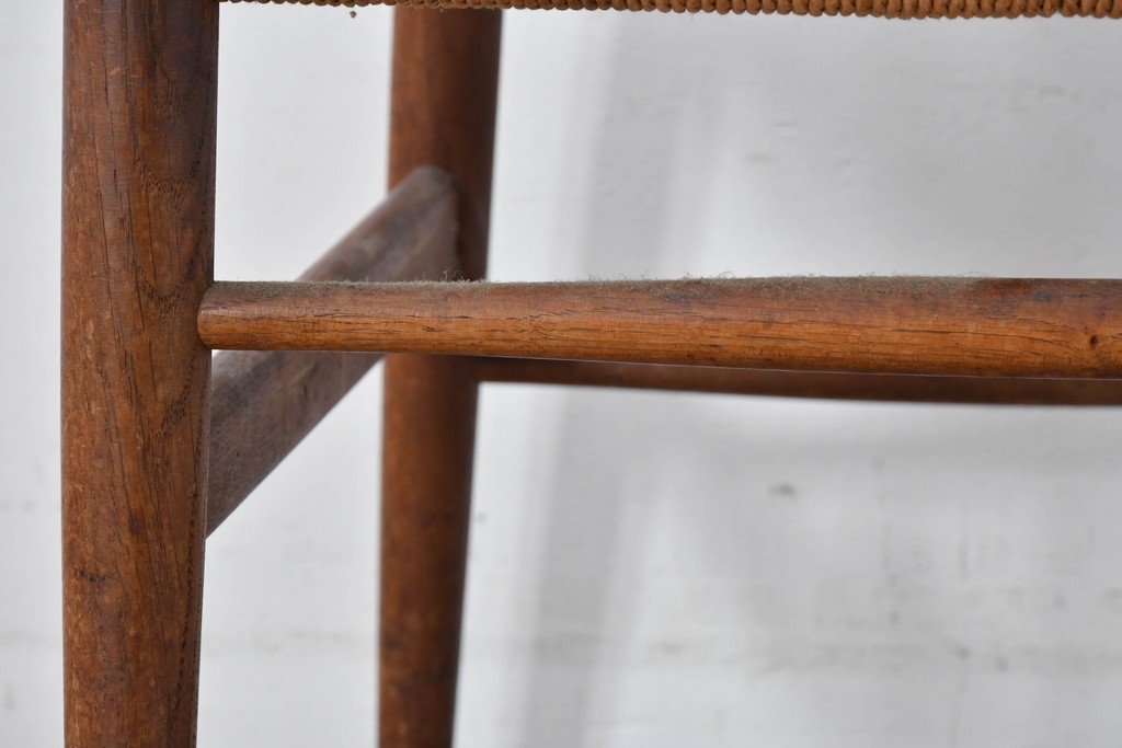 デンマーク　希少なヴィンテージ品　北欧家具　老舗家具メーカー CARL HANSEN&SON(カール・ハンセン&サン)　ハンス J. ウェグナー(HANS J. WEGNER)デザイン　CH24　特徴的なラインを描くYチェア　(R-085991)