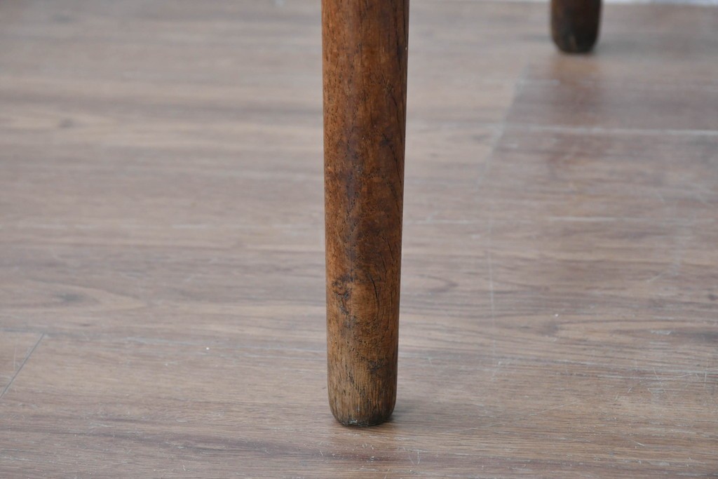 デンマーク　希少なヴィンテージ品　北欧家具　老舗家具メーカー CARL HANSEN&SON(カール・ハンセン&サン)　ハンス J. ウェグナー(HANS J. WEGNER)デザイン　CH24　特徴的なラインを描くYチェア　(R-085991)