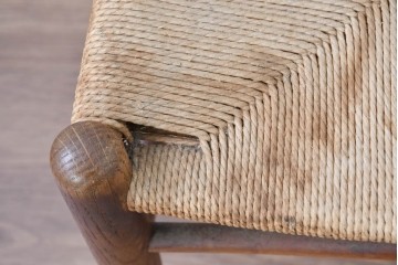 デンマーク　希少なヴィンテージ品　北欧家具　老舗家具メーカー CARL HANSEN&SON(カール・ハンセン&サン)　ハンス J. ウェグナー(HANS J. WEGNER)デザイン　CH24　特徴的なラインを描くYチェア　(R-085991)