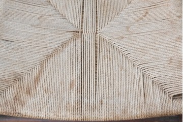 デンマーク　希少なヴィンテージ品　北欧家具　老舗家具メーカー CARL HANSEN&SON(カール・ハンセン&サン)　ハンス J. ウェグナー(HANS J. WEGNER)デザイン　CH24　特徴的なラインを描くYチェア　(R-085991)