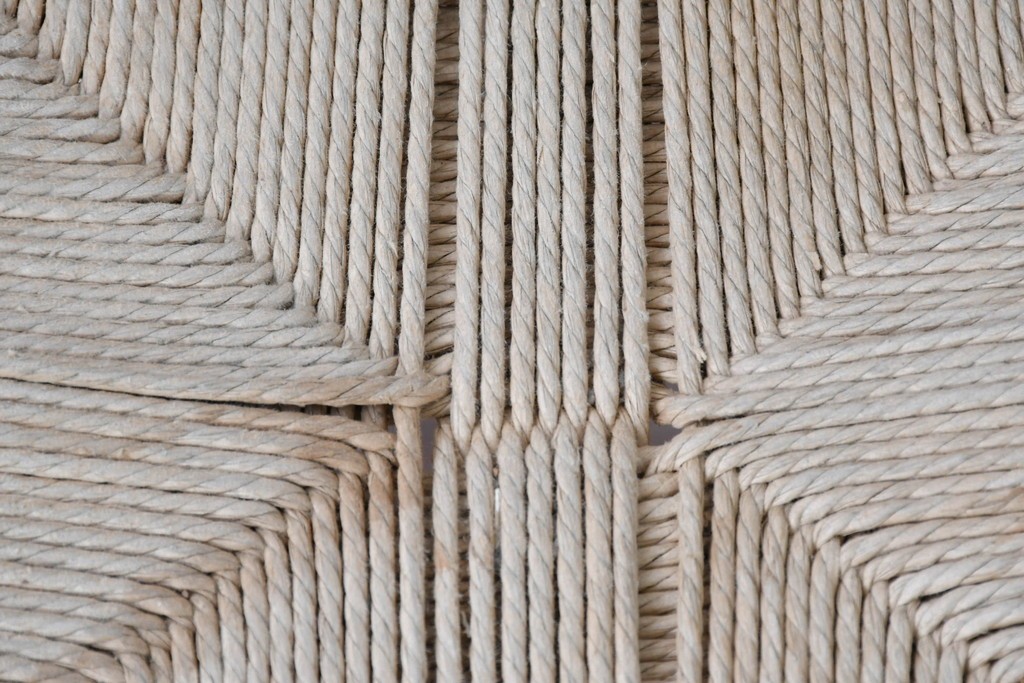 デンマーク　希少なヴィンテージ品　北欧家具　老舗家具メーカー CARL HANSEN&SON(カール・ハンセン&サン)　ハンス J. ウェグナー(HANS J. WEGNER)デザイン　CH24　特徴的なラインを描くYチェア　(R-085991)