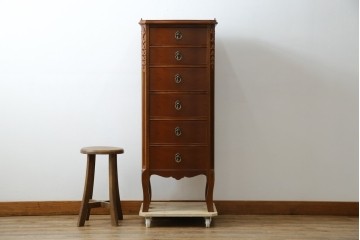 中古　美品　希少な廃番品　LYNN・HOLLYN(リン・ホーリン)　細かな装飾と曲線脚が上品な縦型チェスト　(R-085992)