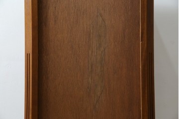 中古　美品　希少な廃番品　LYNN・HOLLYN(リン・ホーリン)　細かな装飾と曲線脚が上品な縦型チェスト　(R-085992)