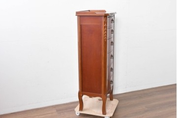 中古　美品　希少な廃番品　LYNN・HOLLYN(リン・ホーリン)　細かな装飾と曲線脚が上品な縦型チェスト　(R-085992)