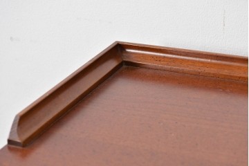 中古　美品　希少な廃番品　LYNN・HOLLYN(リン・ホーリン)　細かな装飾と曲線脚が上品な縦型チェスト　(R-085992)