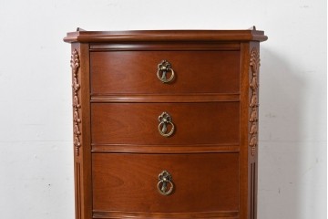 中古　美品　希少な廃番品　LYNN・HOLLYN(リン・ホーリン)　細かな装飾と曲線脚が上品な縦型チェスト　(R-085992)