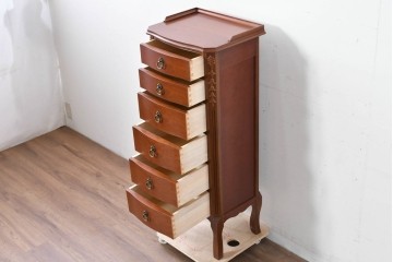 中古　美品　希少な廃番品　LYNN・HOLLYN(リン・ホーリン)　細かな装飾と曲線脚が上品な縦型チェスト　(R-085992)