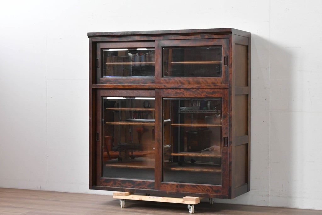 《台輪取り付け加工費込み》　中古　北海道民芸家具　HM161K　重厚な木目と温もり溢れる風合いが魅力のキャビネット　(R-085993)