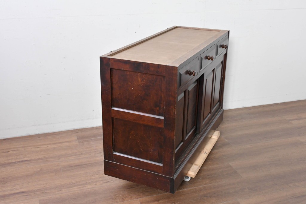 《天板取り付け加工費込み》　中古　北海道民芸家具　HM161K　重厚な木目と温もり溢れる風合いが魅力のサイドボード　(R-085994)