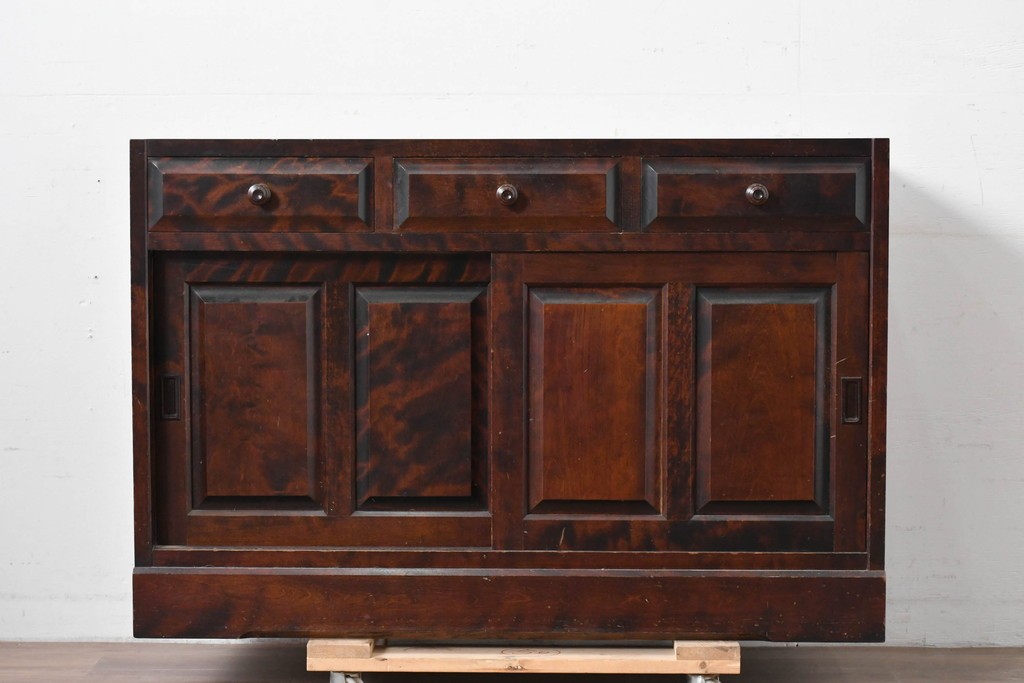 《天板取り付け加工費込み》　中古　北海道民芸家具　HM161K　重厚な木目と温もり溢れる風合いが魅力のサイドボード　(R-085994)