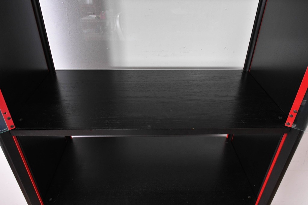 中古　希少モデル　Cassina(カッシーナ)　Brera(ブレラ)　ピエロ・デ・マルティーニ(Piero De Martini)　ガラス扉付きのキャビネット　(R-085995)